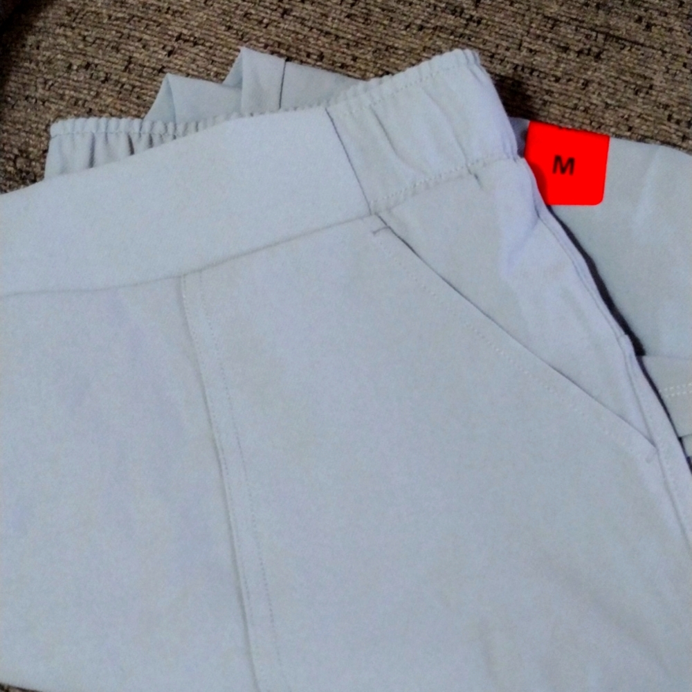 32° Cool Ladies casual pants. Size M